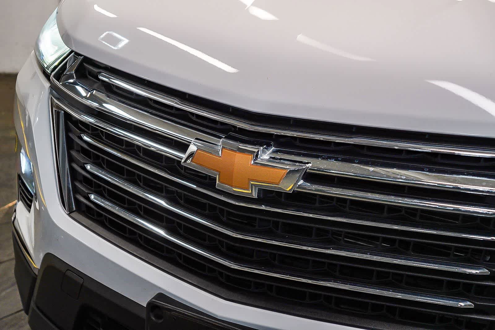 Used 2023 Chevrolet Traverse LT image 8
