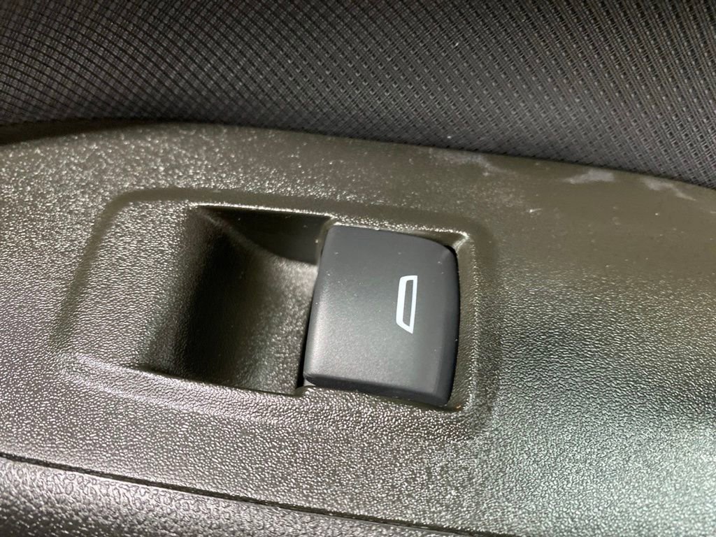 Used 2023 Chevrolet Equinox RS AWD/4WD image 29