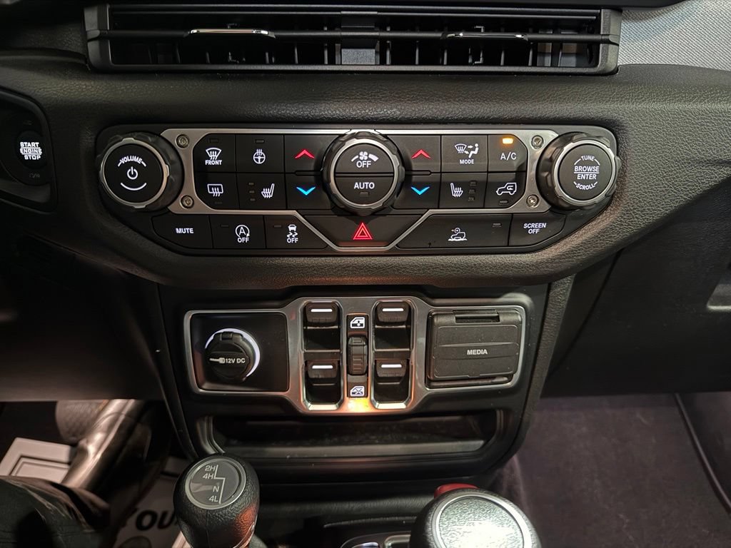 Certified 2025 Jeep Gladiator Sport AWD/4WD image 10
