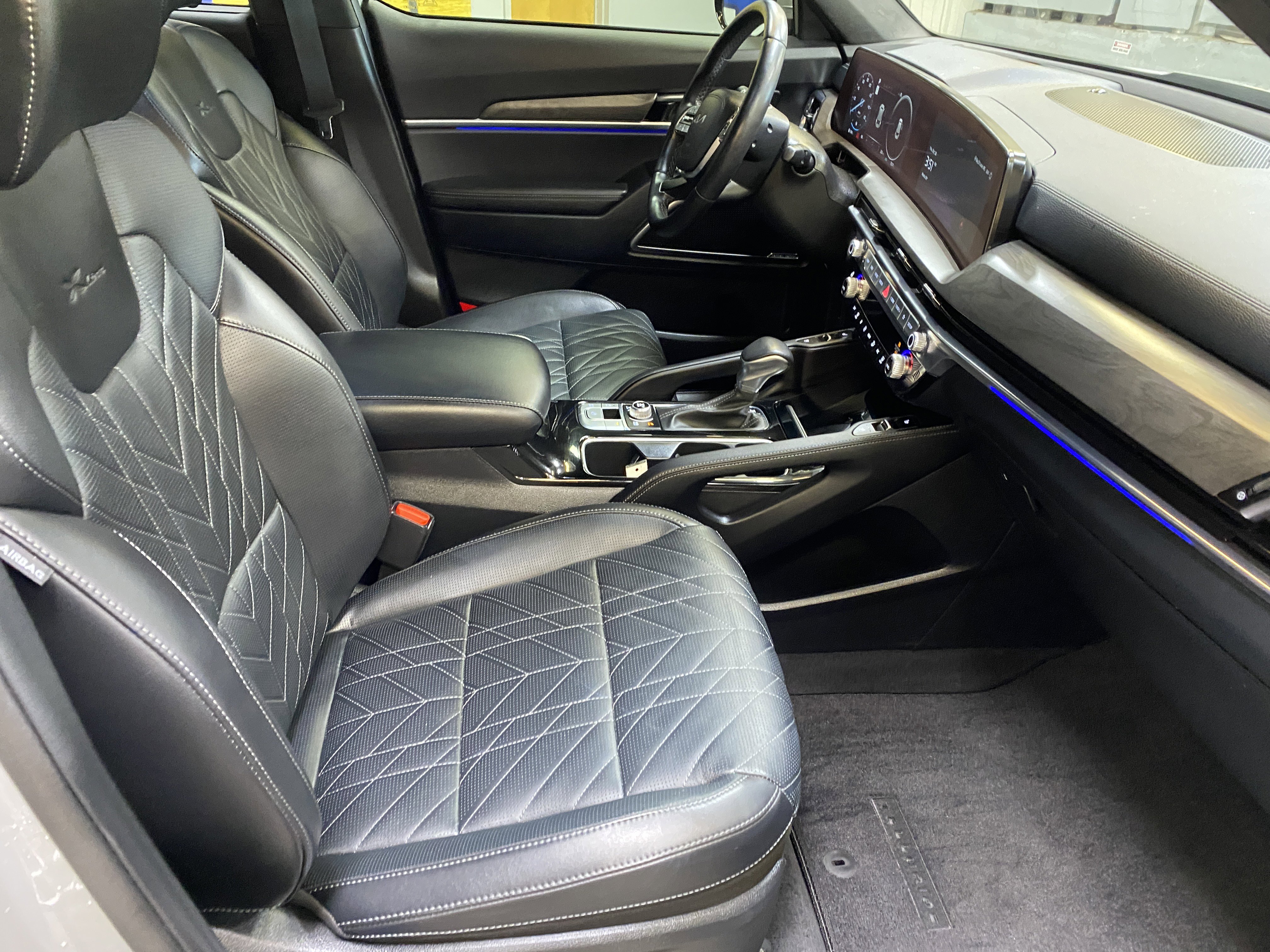 Used 2025 Kia Telluride SX Prestige X-Line image 27