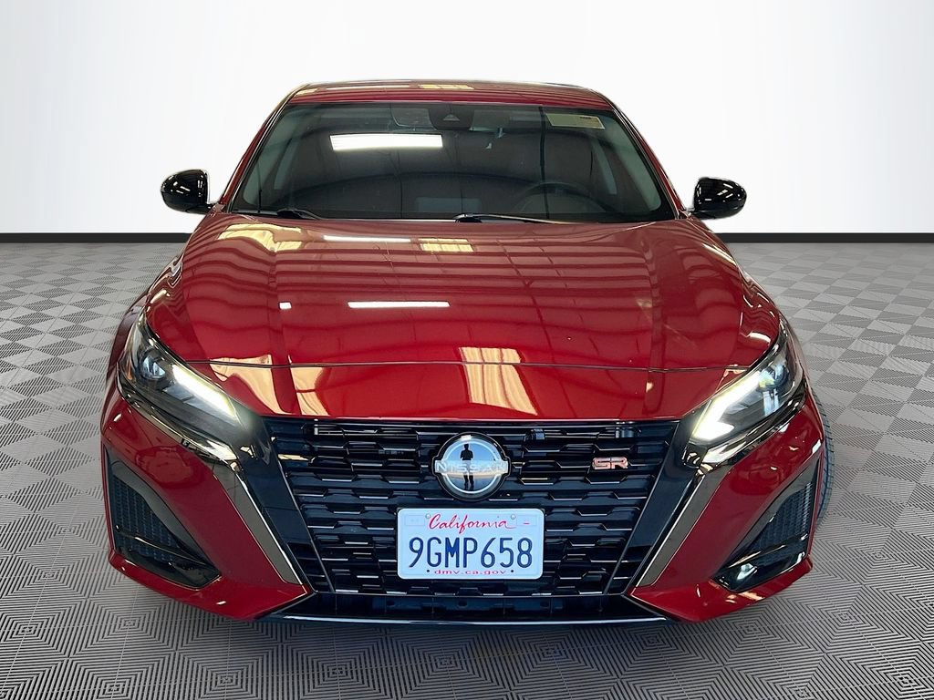 Used 2023 Nissan Altima 2.5 SR FWD image 2