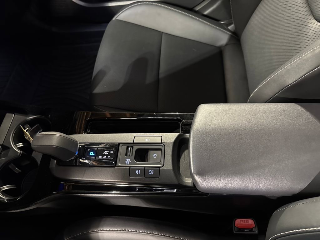 Used 2024 Toyota Prius XLE image 29