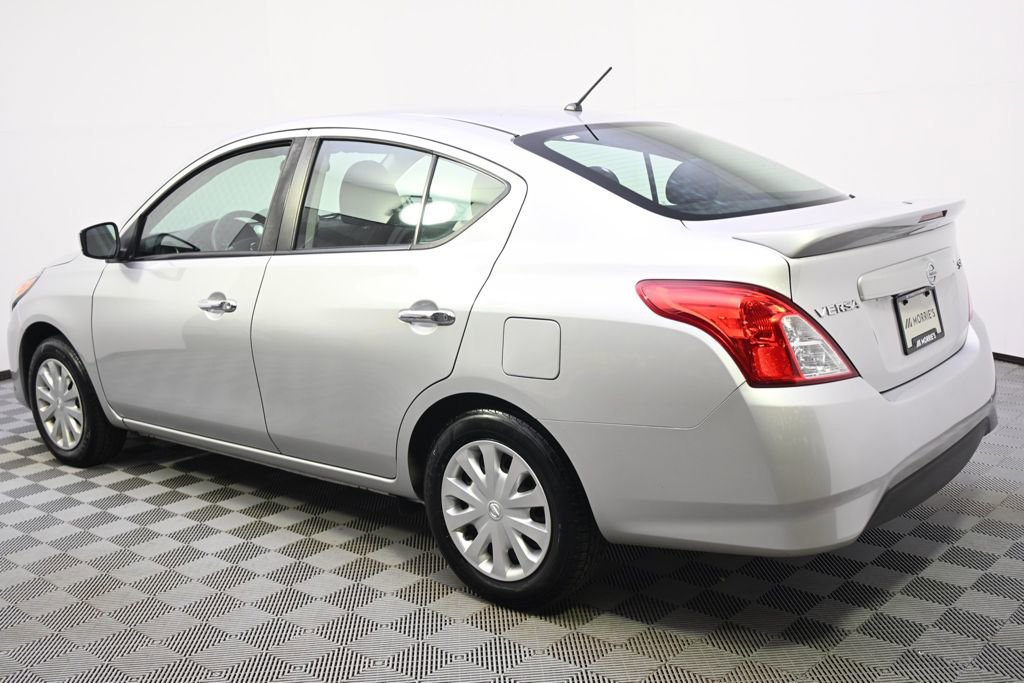 Used 2019 Nissan Versa SV FWD image 3