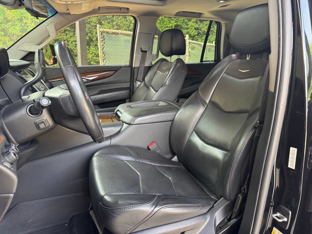 Used 2020 Cadillac Escalade Luxury AWD/4WD image 8