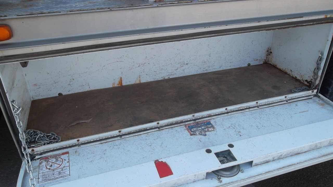 Used 2010 Ford F550 2WD Regular Cab Super Duty image 15