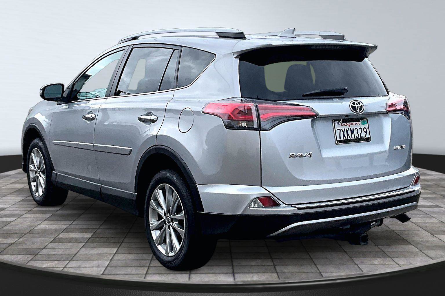 Used 2017 Toyota RAV4 Limited w/ Advanced Technology Package image 2