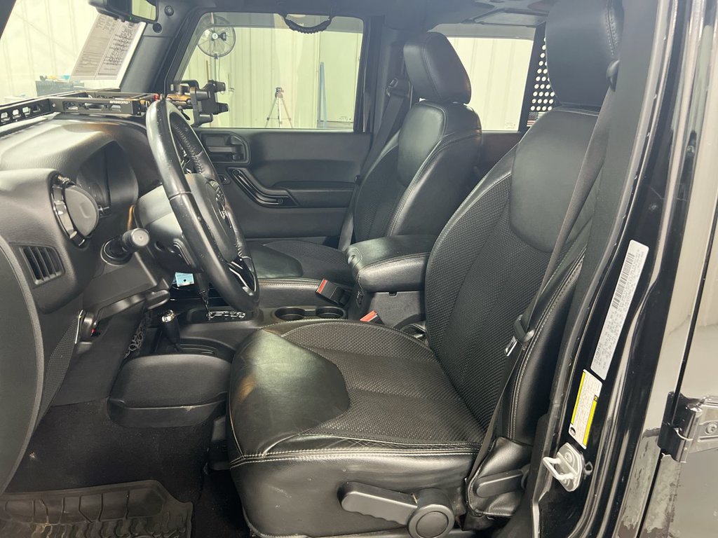 Used 2017 Jeep Wrangler Unlimited Sahara AWD/4WD image 17