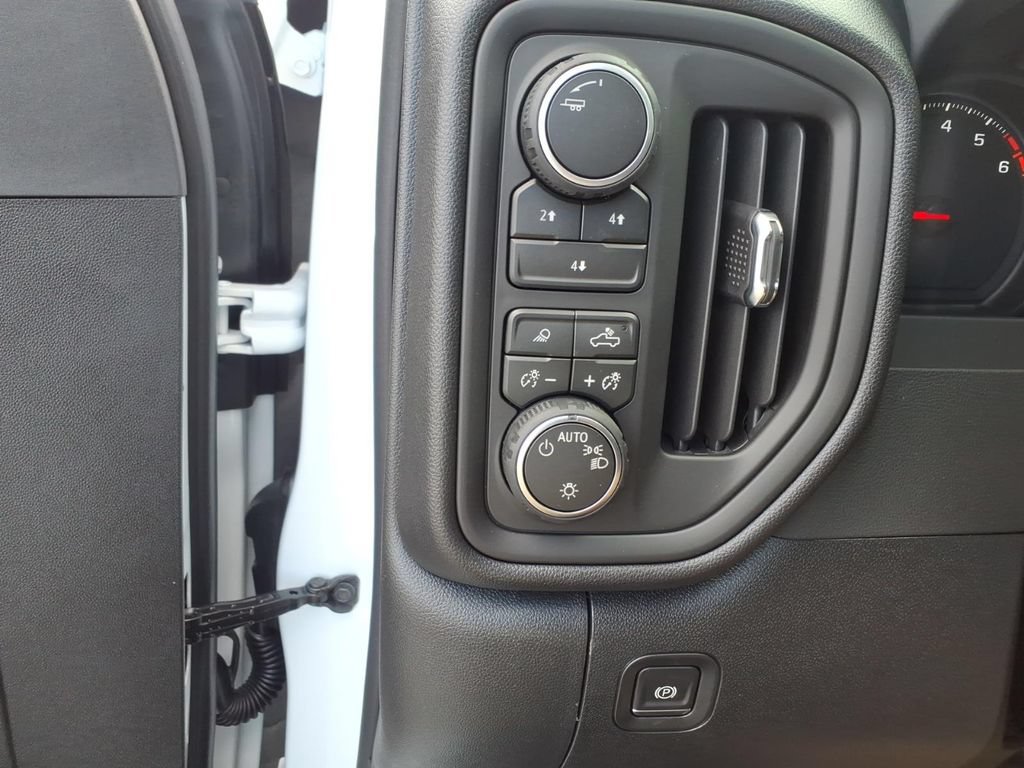 New 2026 Chevrolet Silverado 2500 Custom w/ Custom Value Package AWD/4WD image 28