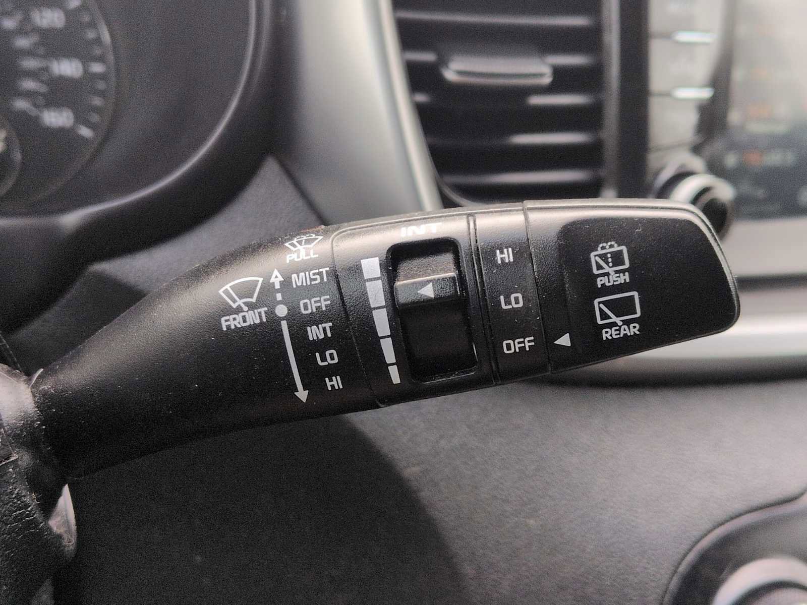 Used 2019 Kia Sorento LX w/ LX Convenience Package FWD image 25