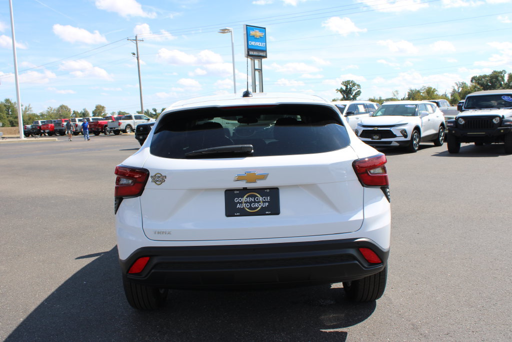 New 2026 Chevrolet Trax LS w/ LS Convenience Package FWD image 8