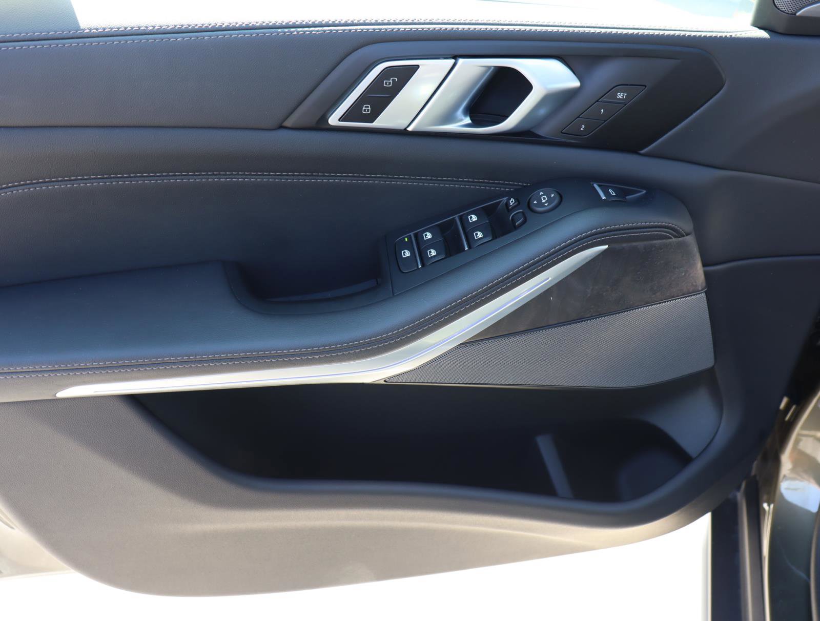 Used 2025 BMW X5 xDrive40i w/ Premium Package image 14