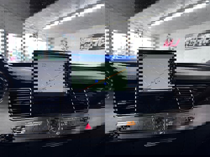 Used 2014 Audi S8 image 22