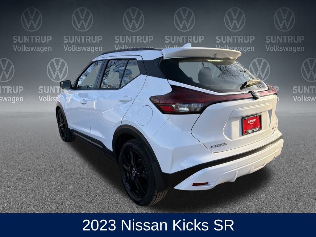 Used 2023 Nissan Kicks SR image 3