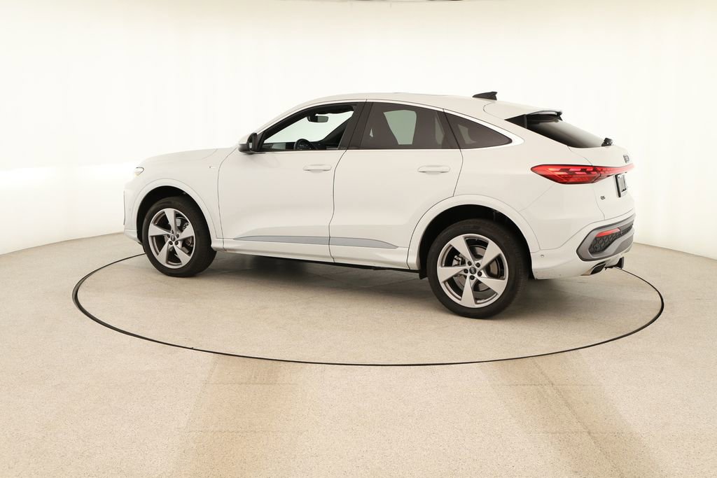 Certified 2025 Audi Q5 Premium Plus w/ Premium Plus image 3