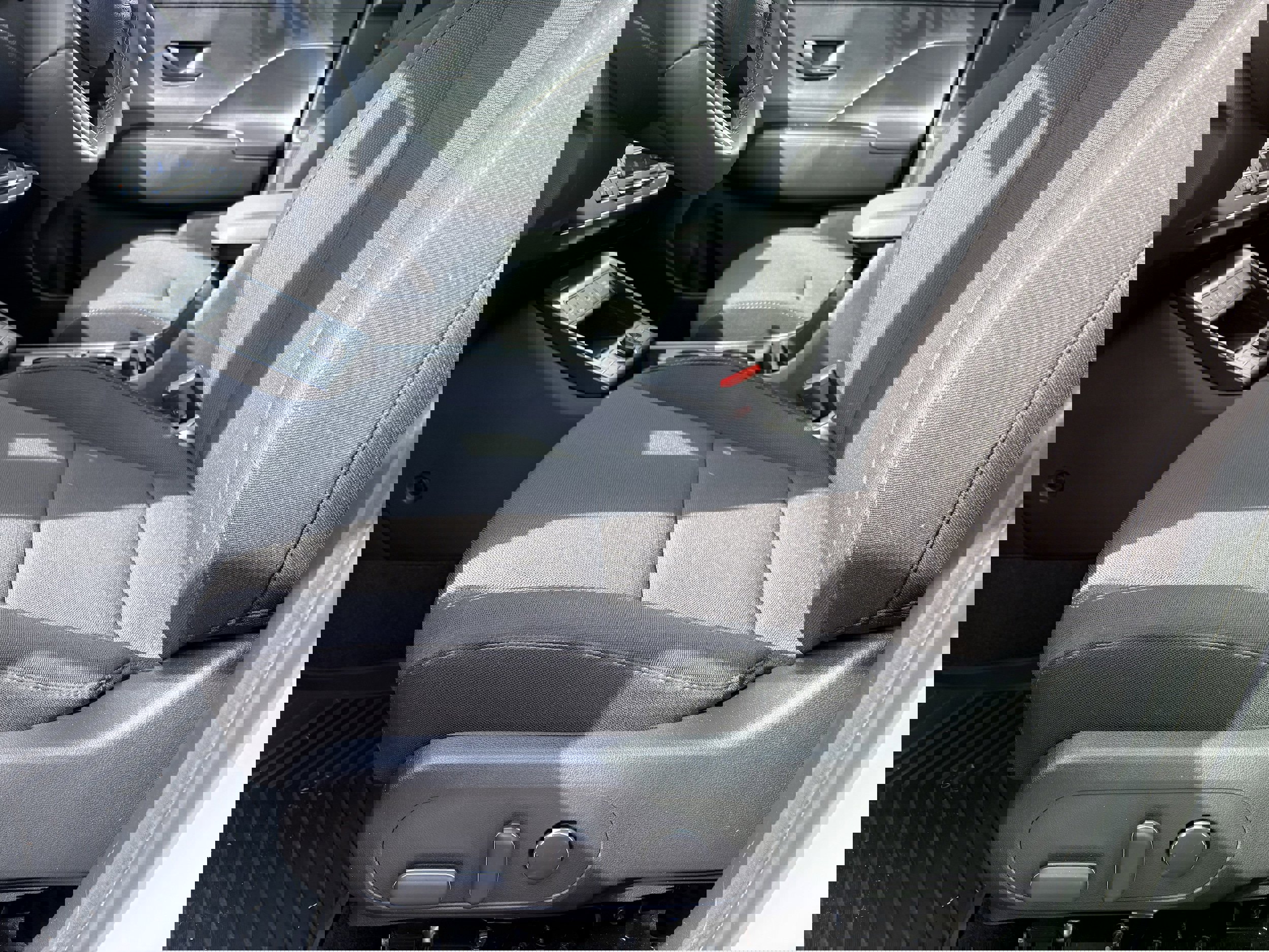 Used 2025 Hyundai Kona SEL image 29