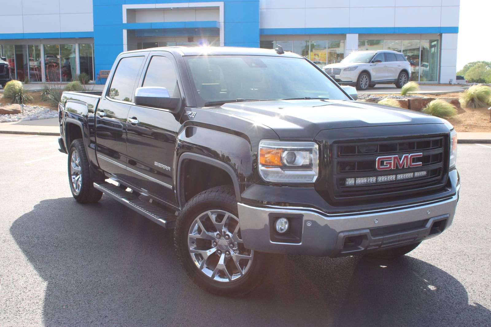 Used 2014 GMC Sierra 1500 SLT w/ SLT Crew Cab Value Package image 2