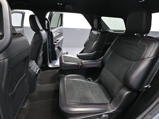 Used 2025 Ford Explorer ST image 39