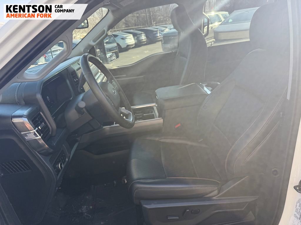Used 2025 Ford F250 Lariat w/ Black Appearance Package image 33