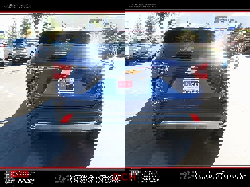 Used 2024 Chevrolet Trax LT w/ Sunroof Package image 6