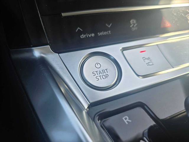 Used 2019 Audi e-tron Premium Plus AWD/4WD image 32
