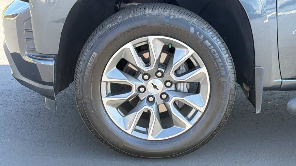 Used 2020 Chevrolet Silverado 1500 RST AWD/4WD image 9