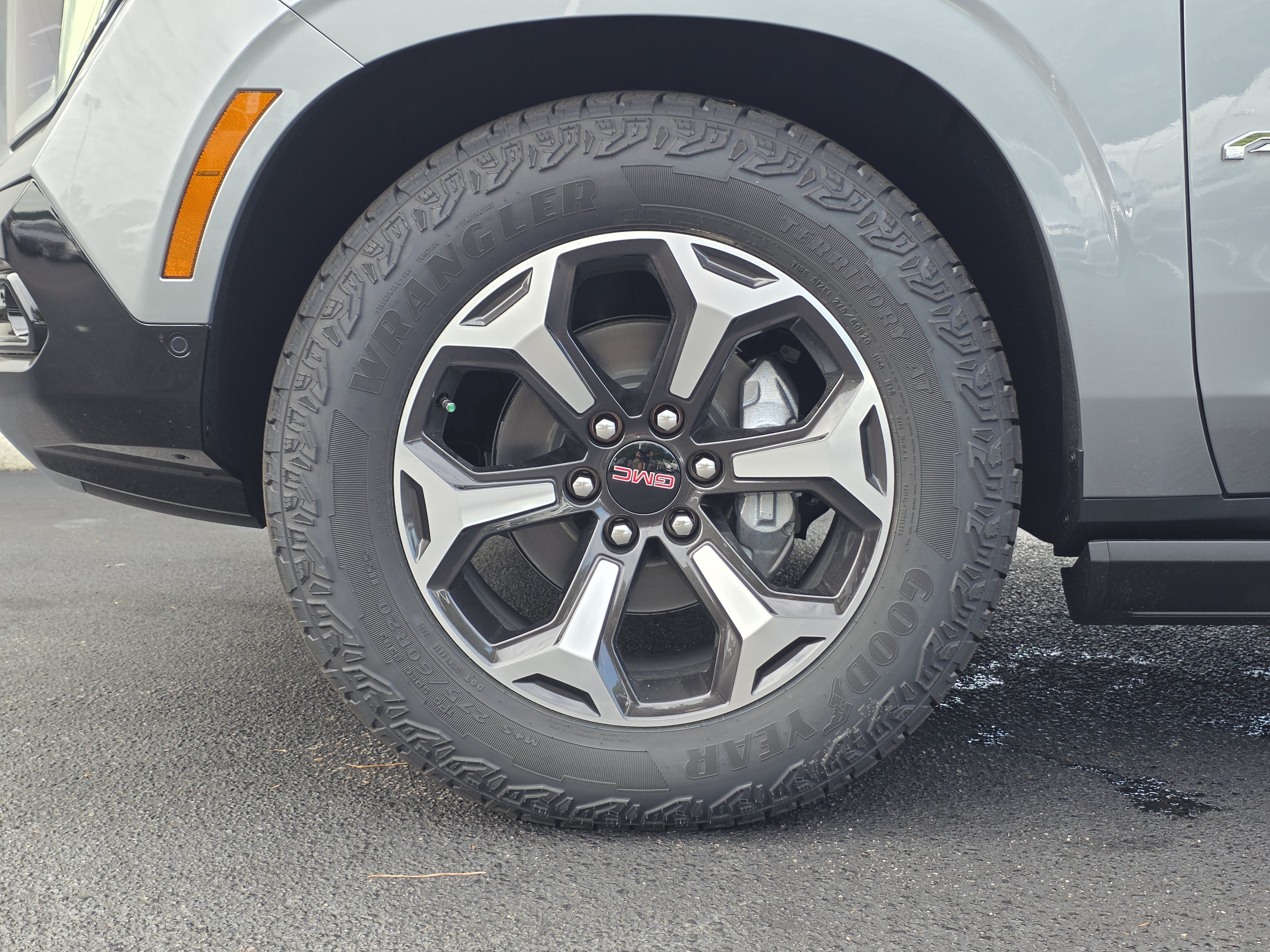 New 2026 GMC Yukon XL AT4 Ultimate w/ LPO, Floor Liner Package AWD/4WD image 61