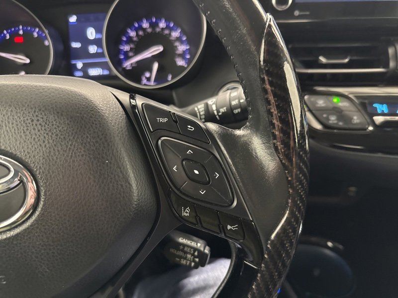 Used 2022 Toyota C-HR Limited image 24