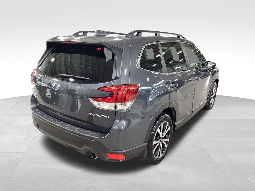Used 2022 Subaru Forester Limited image 6