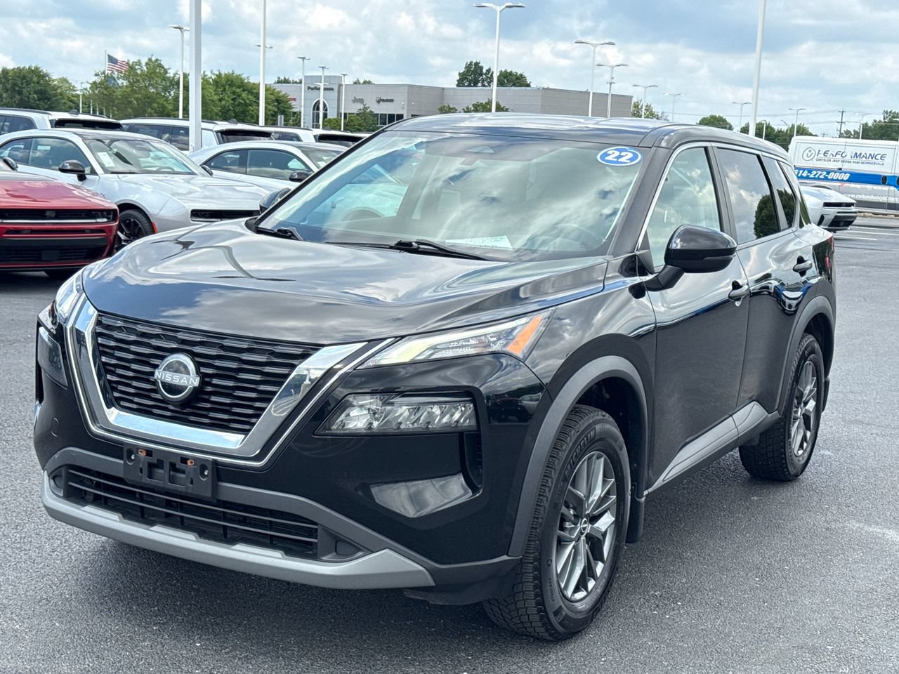 Used 2022 Nissan Rogue S FWD image 7