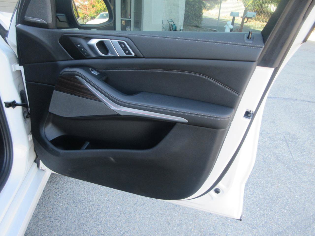 Used 2025 BMW X7 xDrive40i w/ Premium Package AWD/4WD image 22