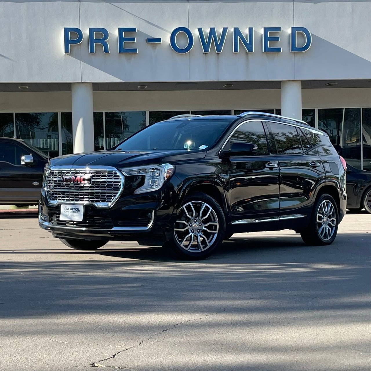 Used 2022 GMC Terrain Denali w/ LPO, Cargo Package image 2