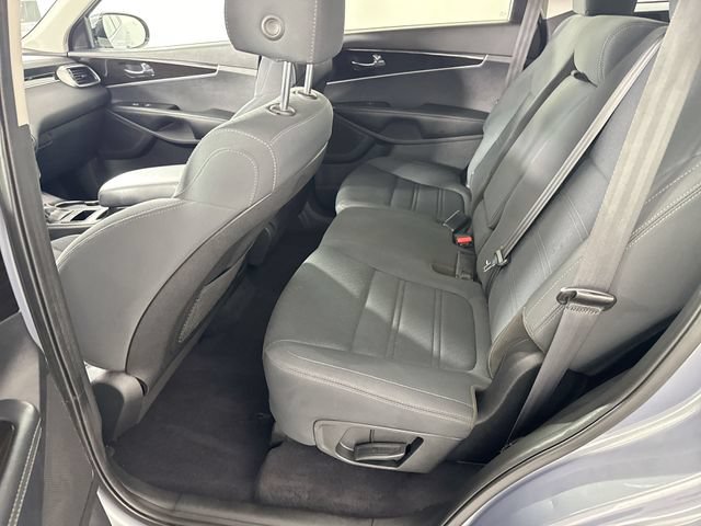 Used 2020 Kia Sorento LX AWD/4WD image 22