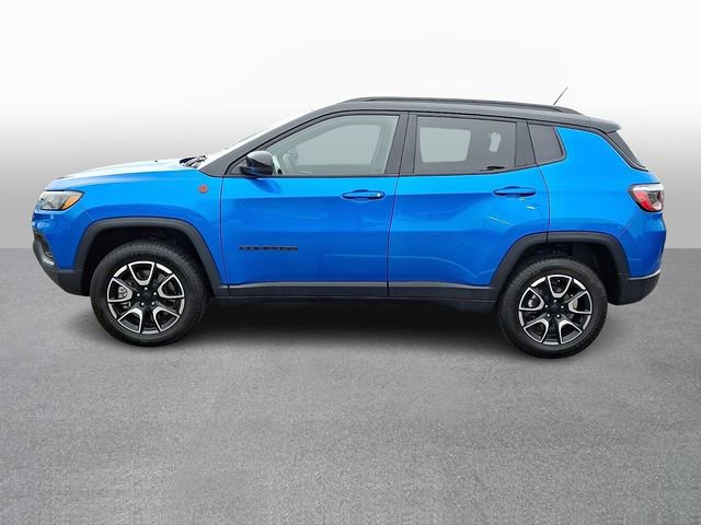 Used 2024 Jeep Compass Trailhawk image 7