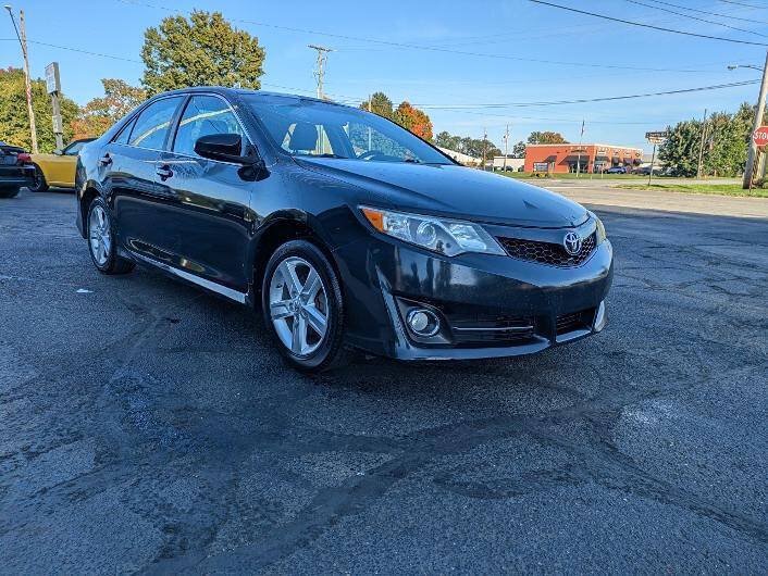 Used 2012 Toyota Camry SE FWD image 5