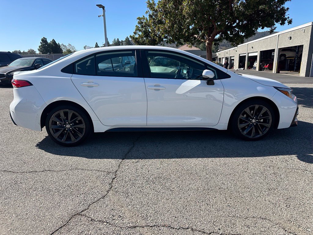 Used 2024 Toyota Corolla SE FWD image 5
