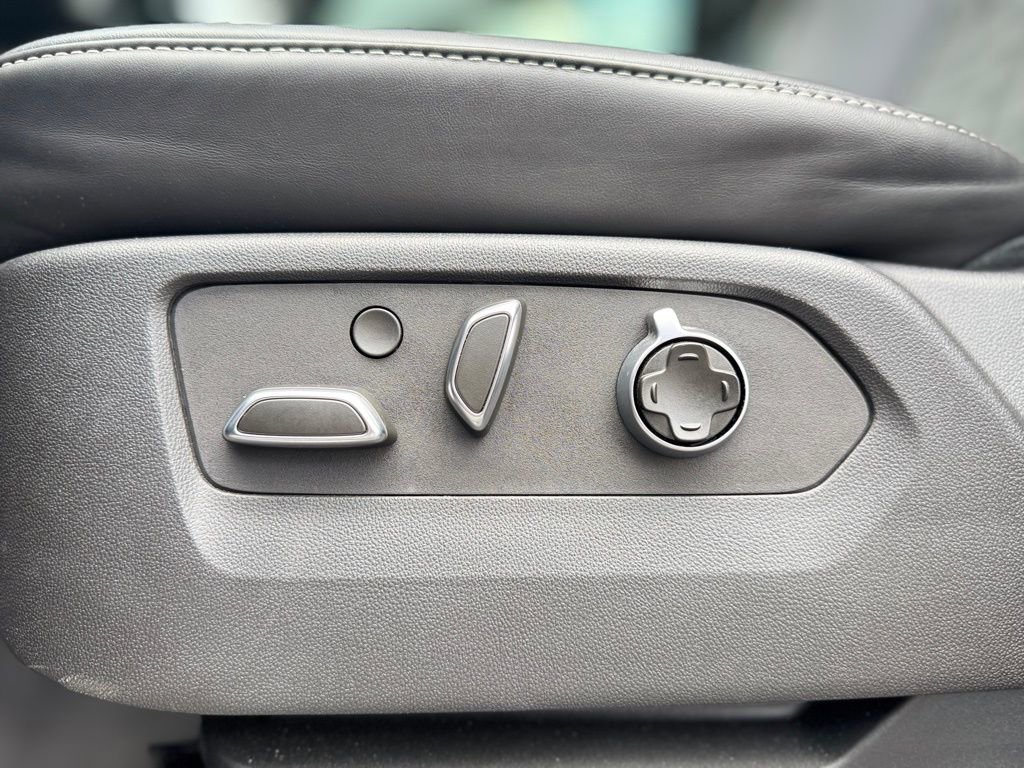 Used 2024 Cadillac Escalade ESV Sport Platinum w/ LPO, ONYX Package image 23