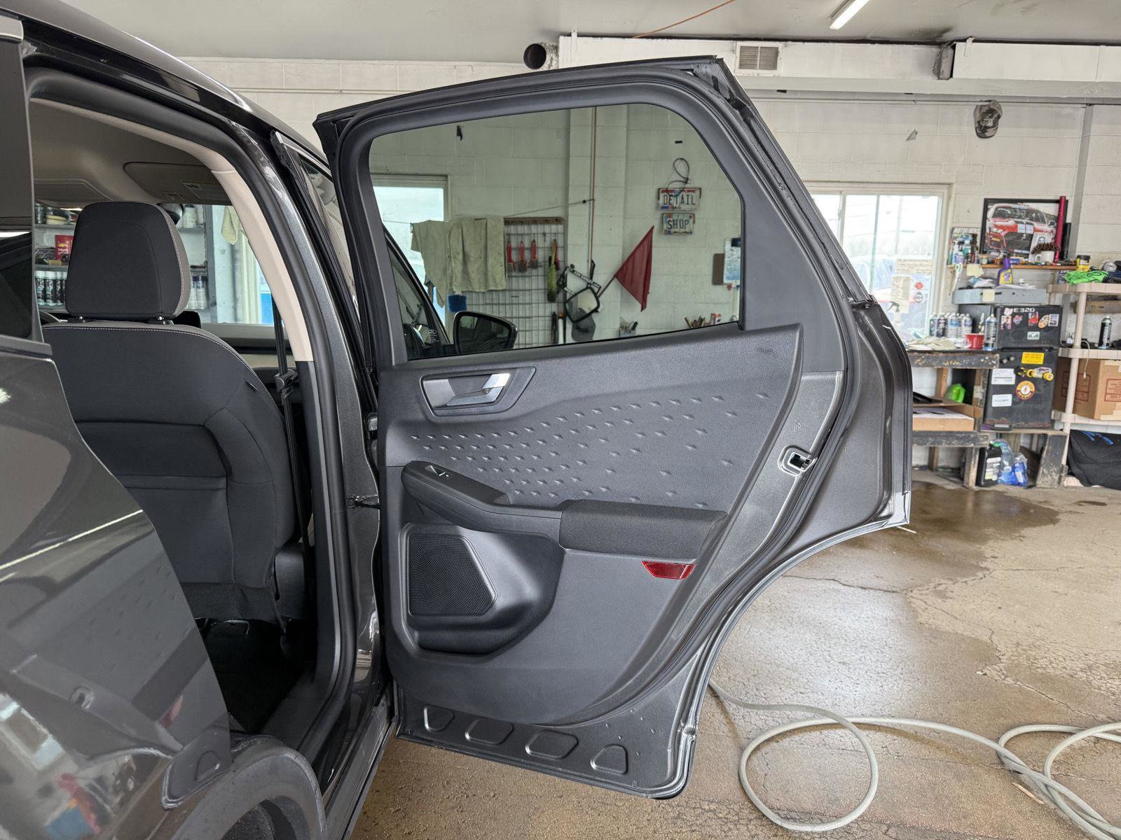 Used 2020 Ford Escape SE image 25