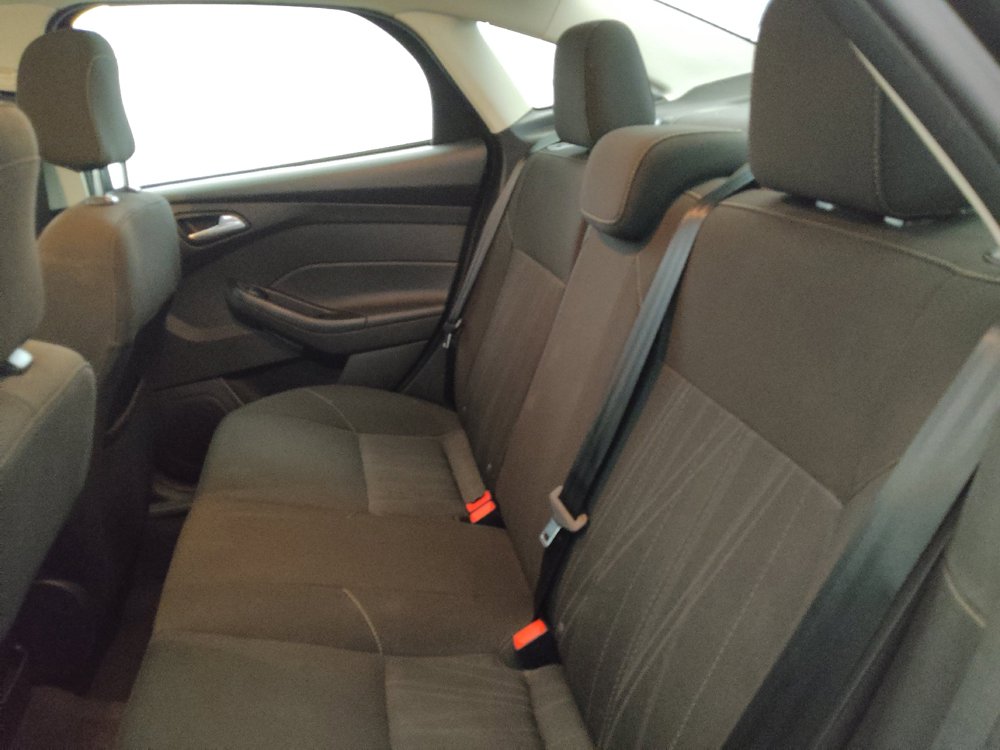 Used 2018 Ford Focus SE FWD image 18