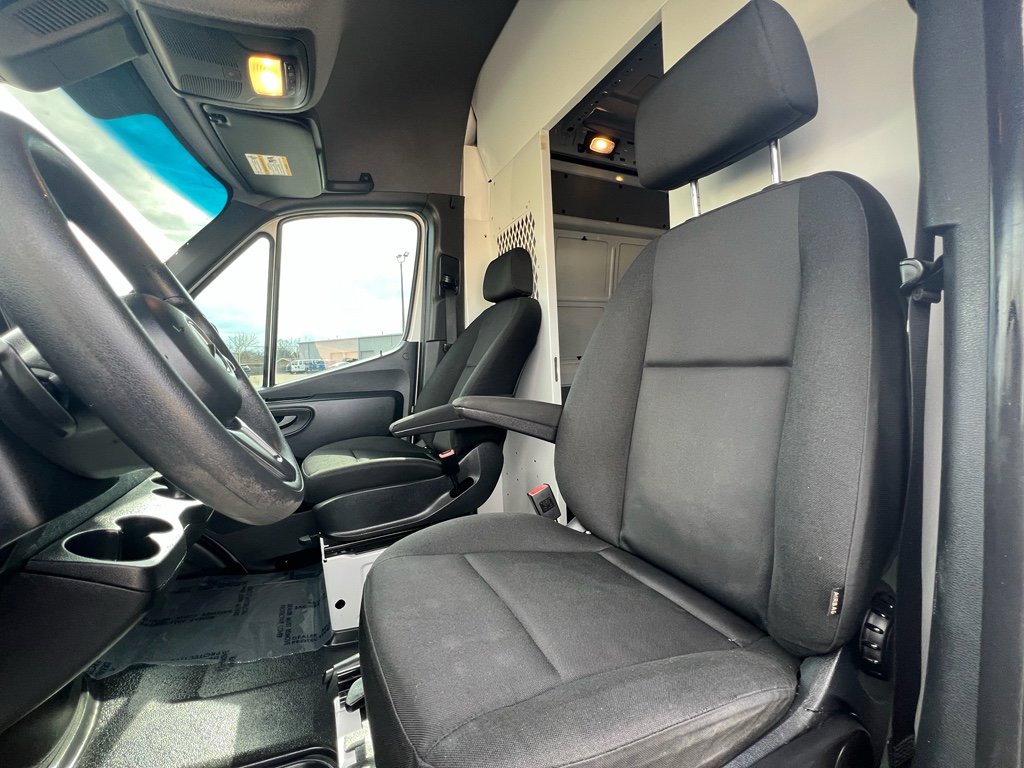 Used 2019 Mercedes-Benz Sprinter 1500 image 11