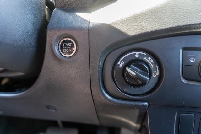 Used 2023 Nissan Frontier PRO-4X w/ Technology Package AWD/4WD image 25