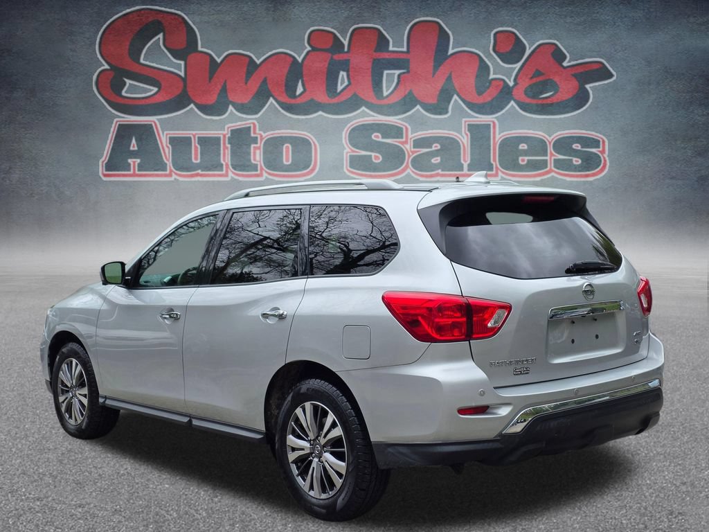Used 2019 Nissan Pathfinder SL AWD/4WD image 4