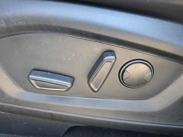 Used 2022 Ford Explorer XLT w/ Equipment Group 202A image 18