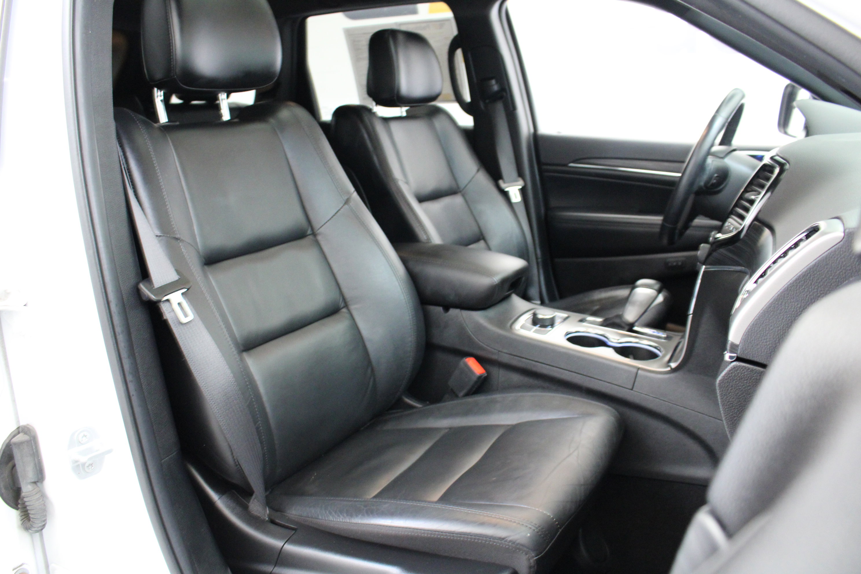 Used 2021 Jeep Grand Cherokee Limited w/ Trailer Tow Group IV image 31