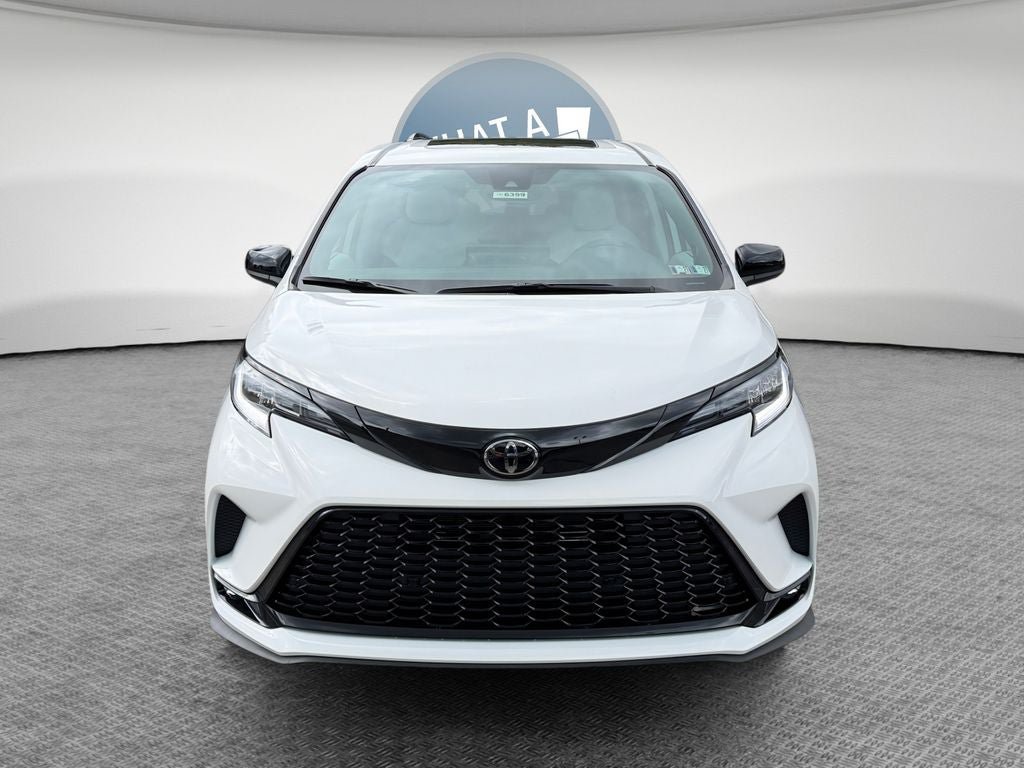 New 2026 Toyota Sienna XSE FWD image 9