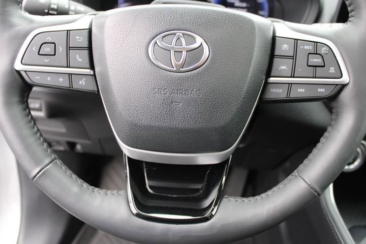 Certified 2024 Toyota Grand Highlander Platinum image 13