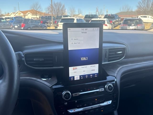 Used 2022 Ford Explorer Platinum w/ Equipment Group 601A image 17