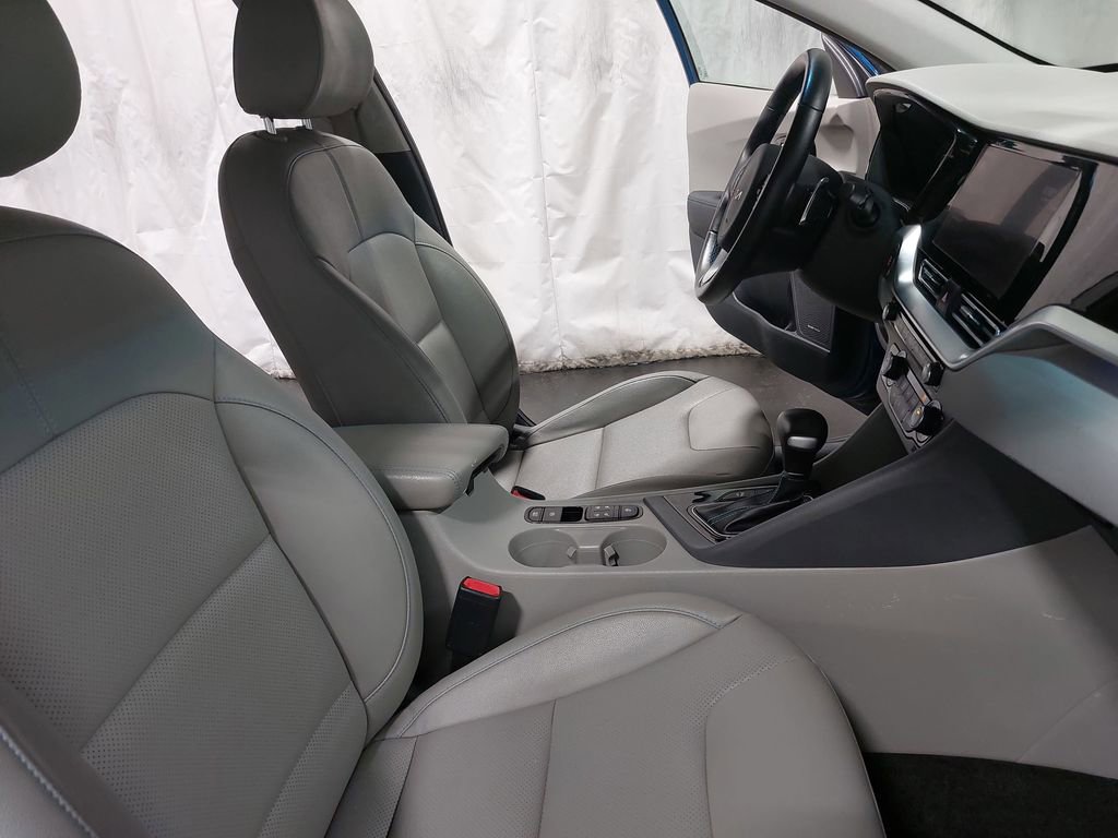 Used 2022 Kia Niro EX Premium image 10