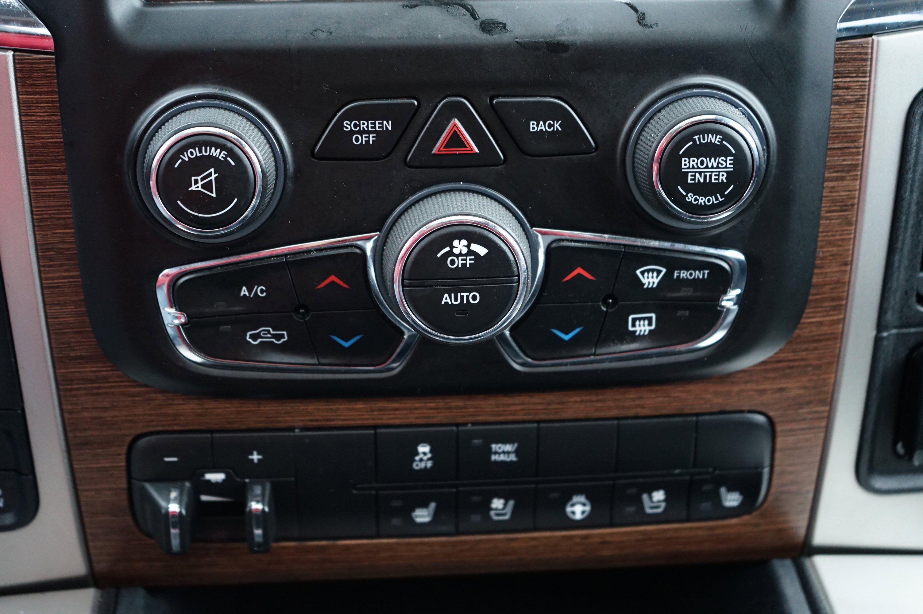 Used 2017 RAM 1500 Laramie w/ Convenience Group image 29