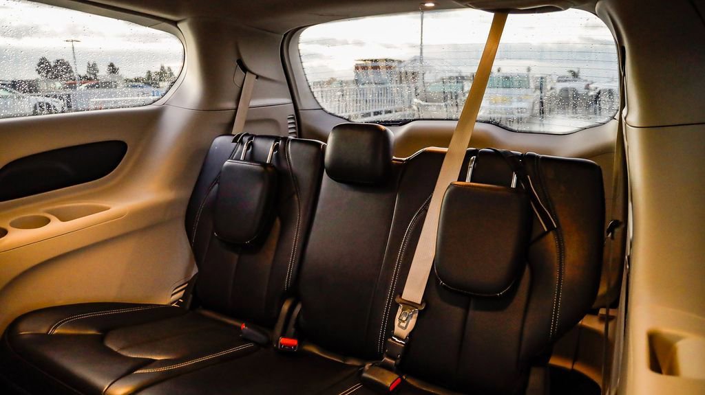 Certified 2024 Chrysler Pacifica Touring-L image 23