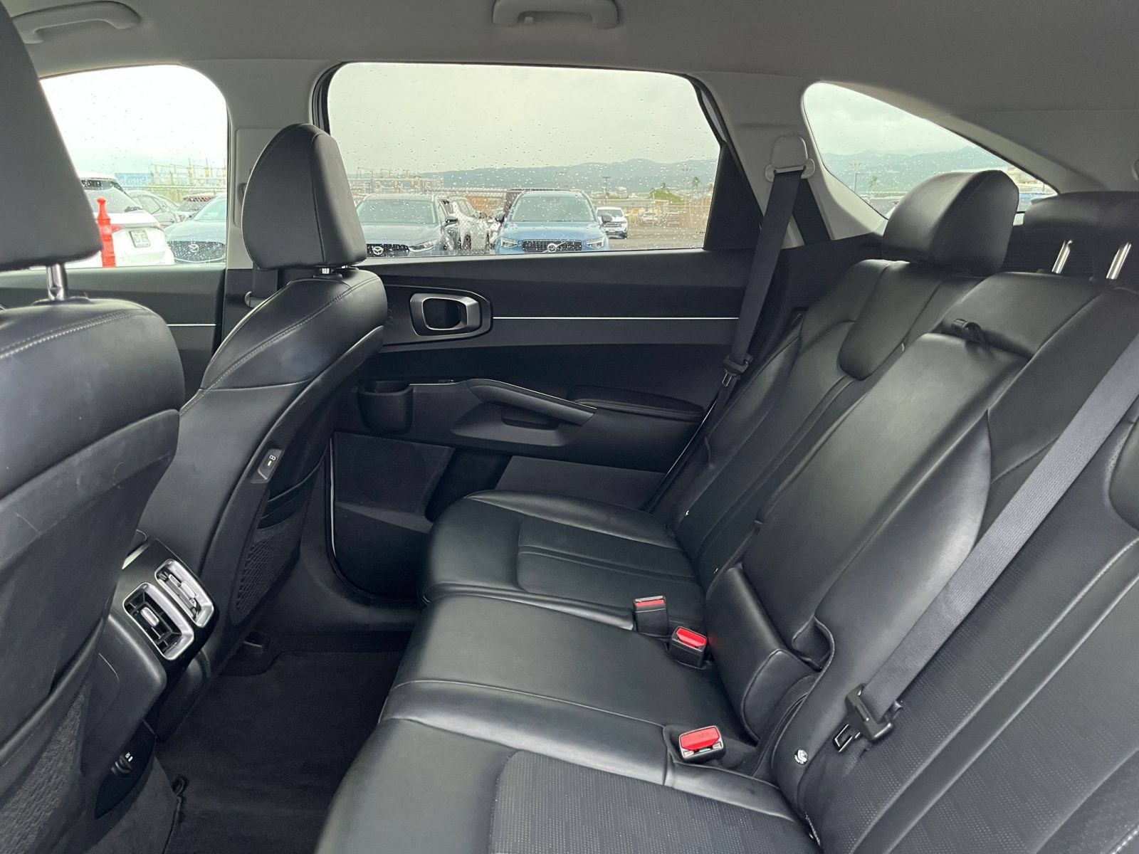 Used 2024 Kia Sorento S FWD image 27
